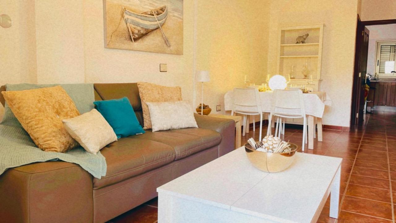 Apartamentos Vista Marina - El Medano Bagian luar foto