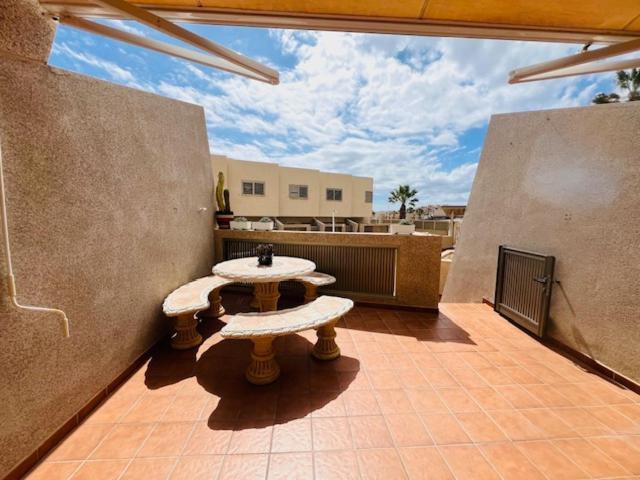 Apartamentos Vista Marina - El Medano Bagian luar foto